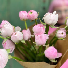 Load image into Gallery viewer, Pretty Pink Ranunculus
